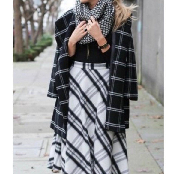 Host Pick🎉 NWT Plaid trench coat Black and White - Picture 4 of 4